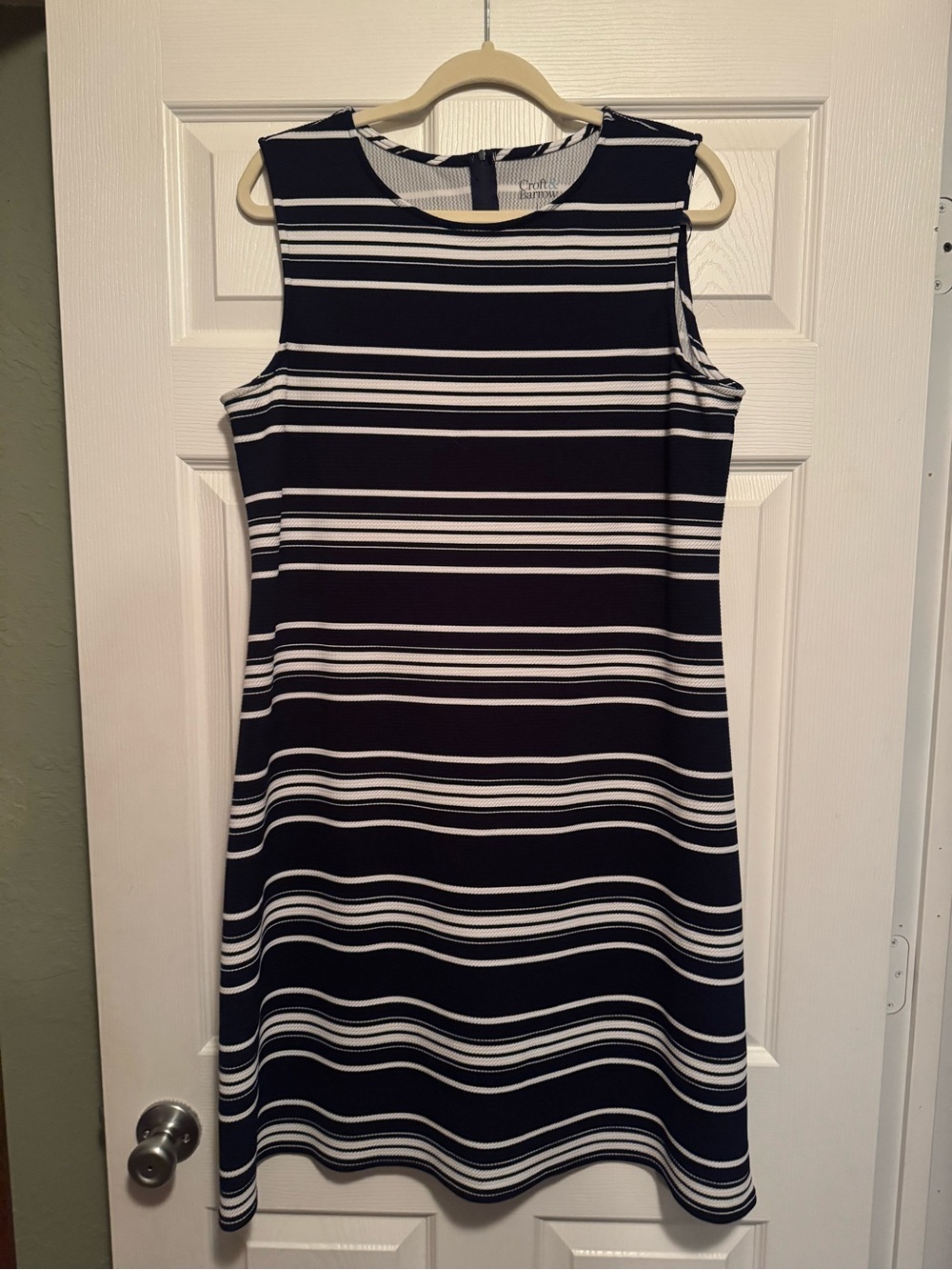 Croft & Barrow Sz Large Dark Navy and White Sleeveless Striped Shift Dress